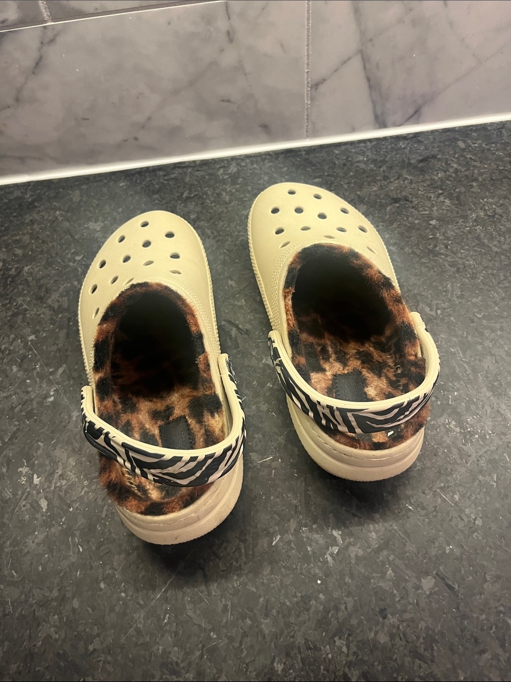 Ladies Cream Clog Shoes with Faux-Fur Lining - Picture 3 of 7
